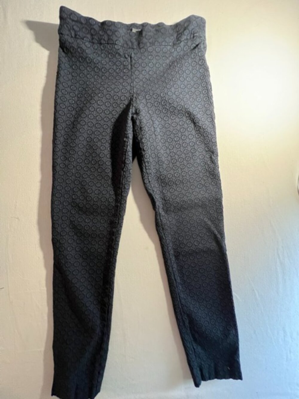 VAN HEUSEN pull-on ankle pants geometric jacquard pattern tummy control Women 10